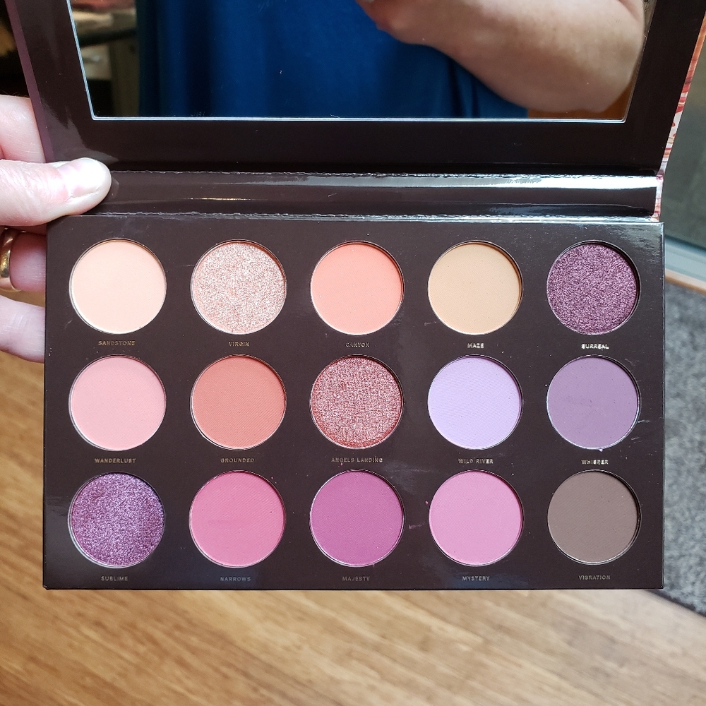 Hipdot. Zion eyeshadow palette.
